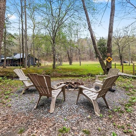 Cozy Cabin Beside Briar Creek, Fire Pit, Wifi Villa Ellijay Bagian luar foto