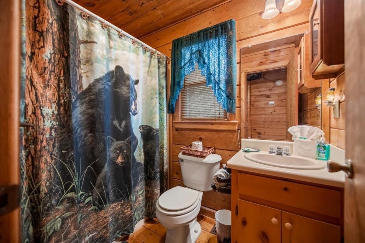 Cozy Cabin Beside Briar Creek, Fire Pit, Wifi Villa Ellijay Bagian luar foto