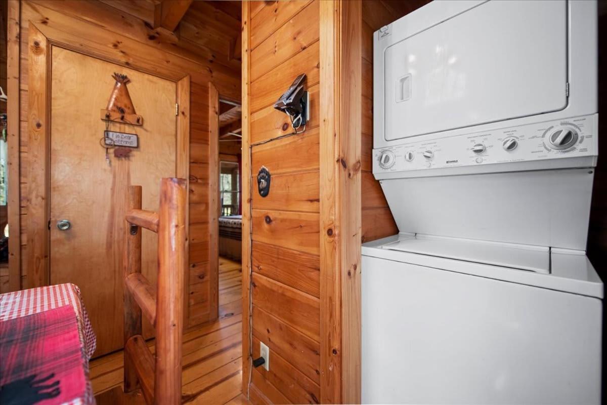 Cozy Cabin Beside Briar Creek, Fire Pit, Wifi Villa Ellijay Bagian luar foto